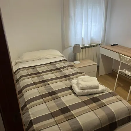 Piso 4 Apartment *